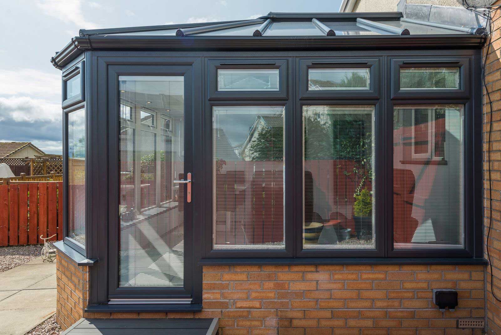 What Is the Difference Between A Conservatory, Orangery, & Sunroom?
