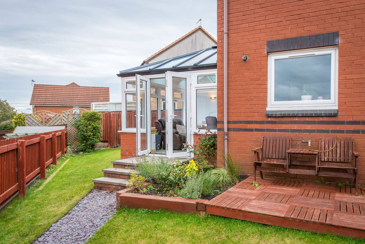 The Pros & Cons of a Sunroom 